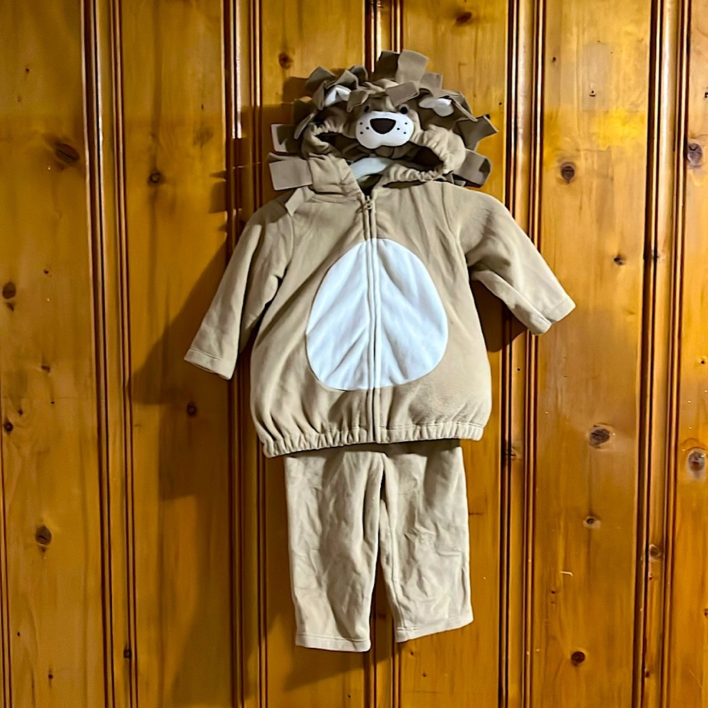 Carters 6-9m lion 2 piece costume fleece.